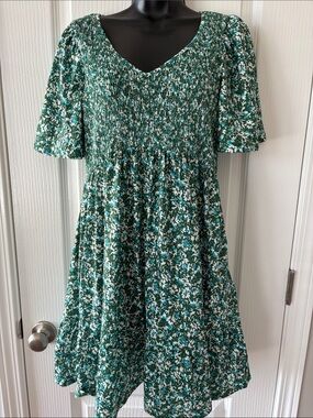 Ueal Green Floral Smocked V-Neck Women’s Dress